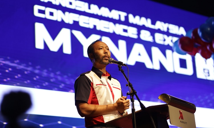 NanoMalaysia Berhad Chief Executive Officer, Dr Rezal Khairi Ahmad giving a speech